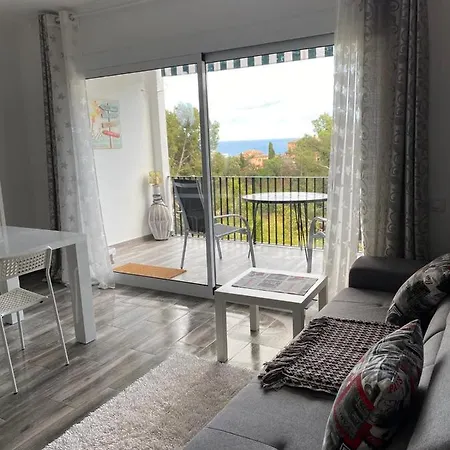 In The Forest With Sea View شقة